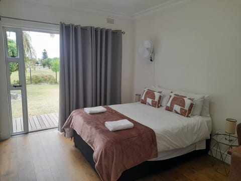 View (from property/room), Bedroom, Garden view