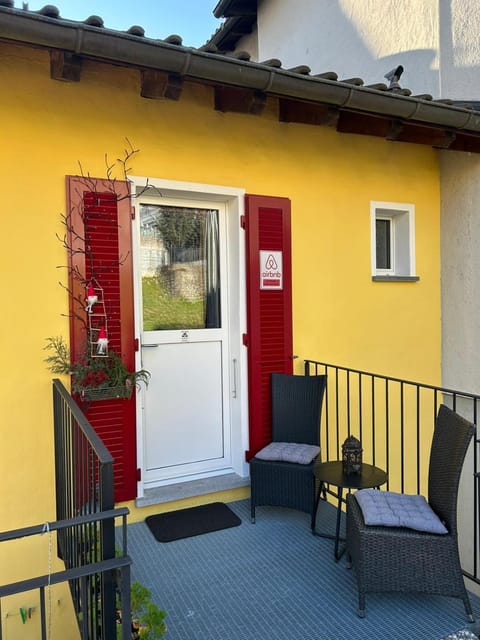 Property building, Facade/entrance, Balcony/Terrace