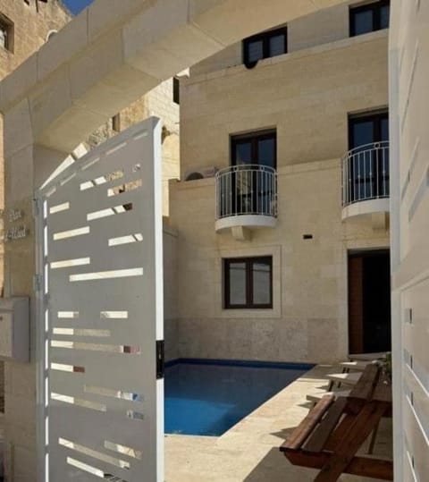 Facade/entrance, Pool view, Swimming pool, sunbed