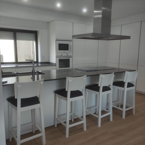 Kitchen or kitchenette, Dining area, stove