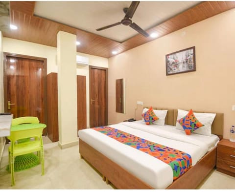Bed, Living room, Photo of the whole room, Bedroom