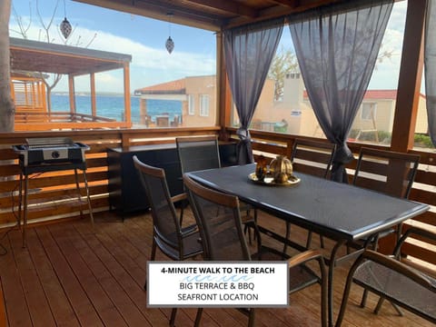 Day, Natural landscape, Dining area, Lake view, Sea view