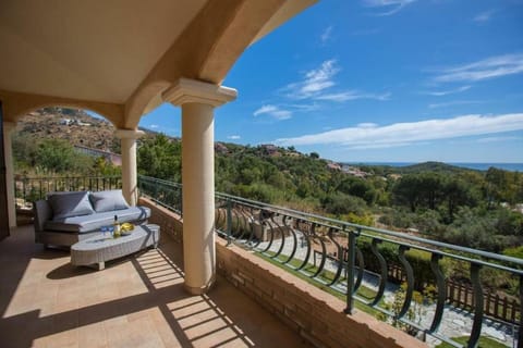 Day, View (from property/room), Balcony/Terrace, Mountain view
