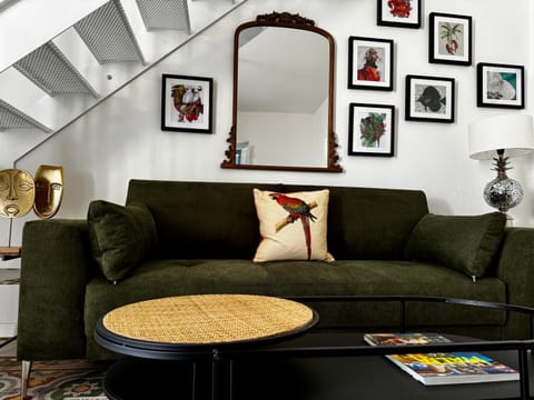 Living room, Seating area