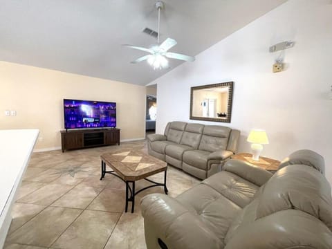 1629 Oak Hill Trail Villa in San Angelo