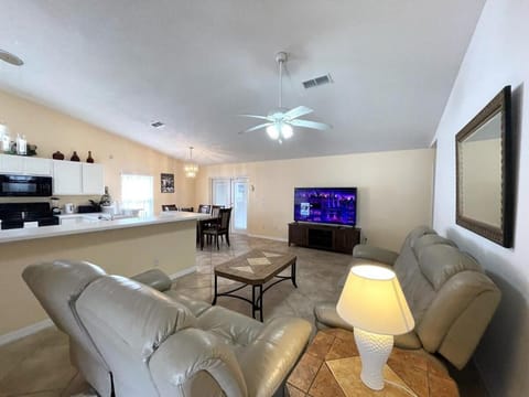 1629 Oak Hill Trail Villa in San Angelo