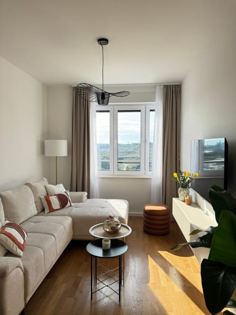 Communal lounge/ TV room, TV and multimedia, Living room, Seating area