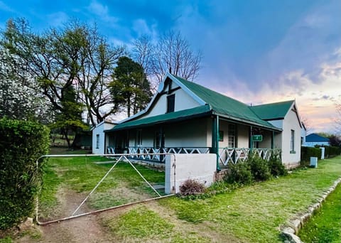 Property building, Natural landscape, Garden, pet friendly