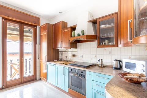 Day, Food, Breakfast, heating, locker, microwave, oven, kitchen, kitchen, air conditioner