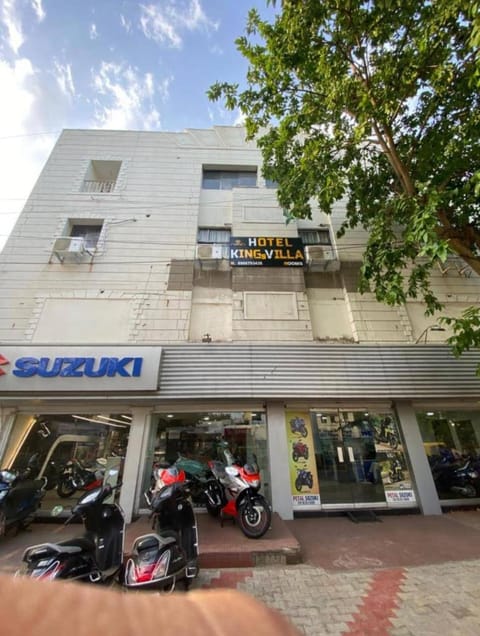 Property building, Parking