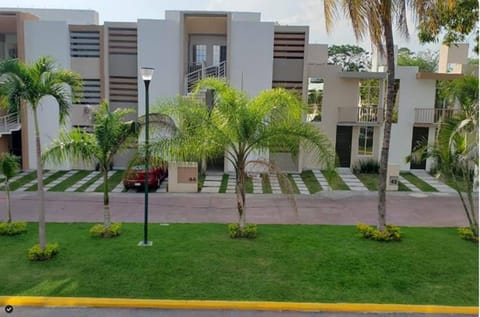 Patio, Balcony/Terrace