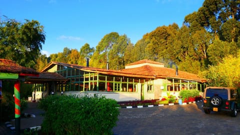 Property building, Facade/entrance, Day, Garden, Kids's club, On site, Mountain view