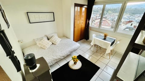 Bed, Living room