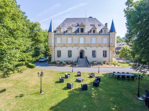 Facade/entrance, Garden, View (from property/room), Family
