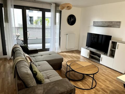 Nice flat in la Plaine St Denis Apartment in Aubervilliers