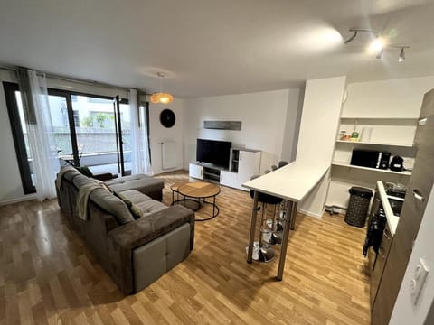 Nice flat in la Plaine St Denis Apartment in Aubervilliers