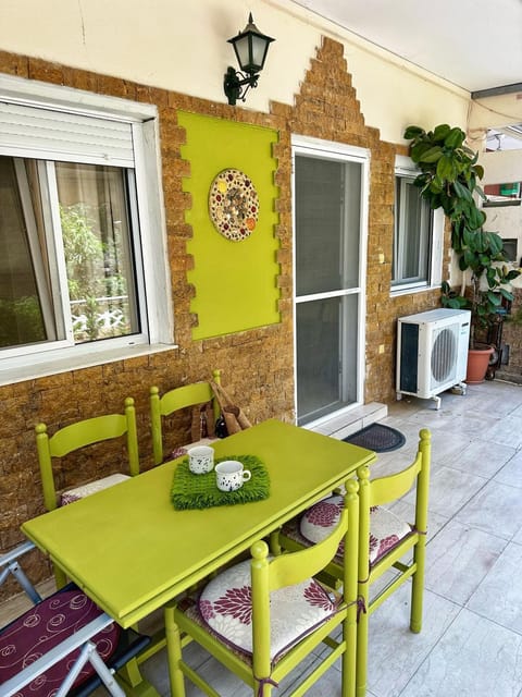 Facade/entrance, View (from property/room)