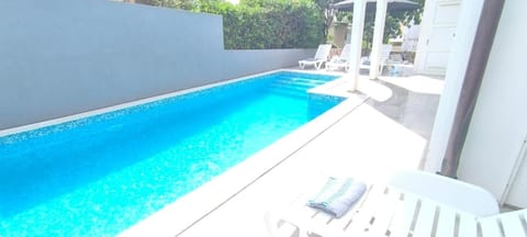 Day, Pool view, Swimming pool, sunbed