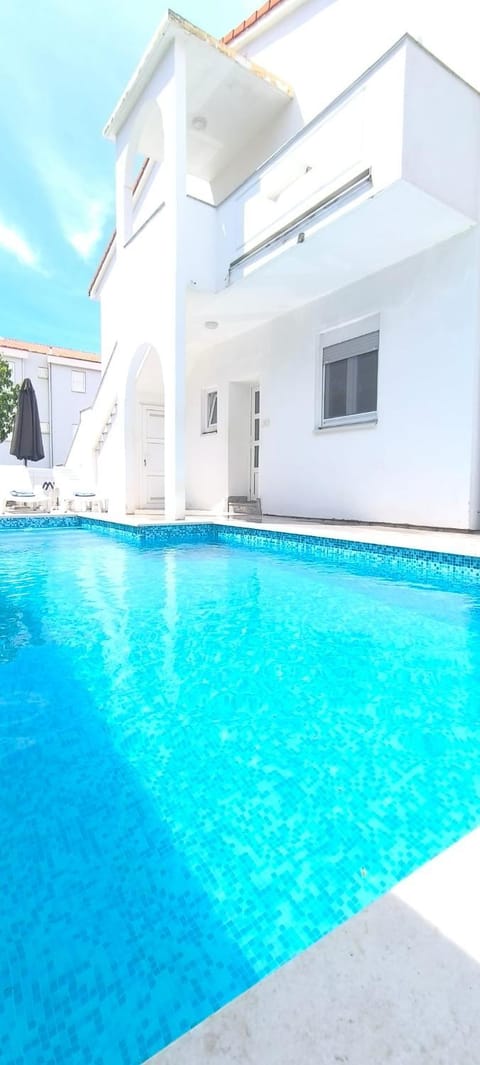 Kiara house with private pool House in Novalja