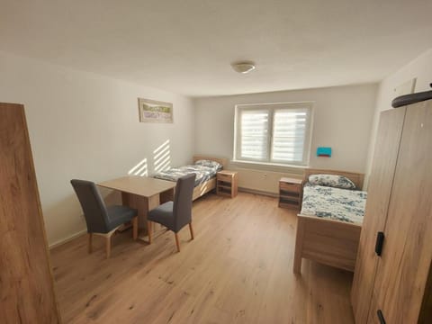 Bed, TV and multimedia, Photo of the whole room, Bedroom, wardrobe