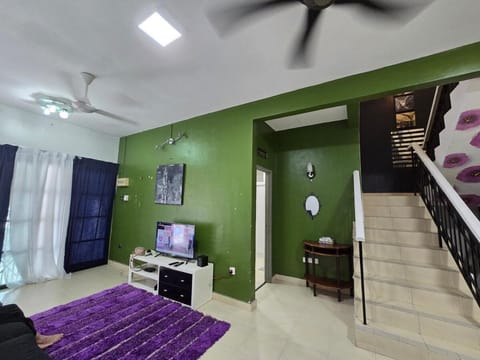 Communal lounge/ TV room, TV and multimedia
