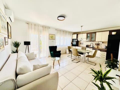 Apartment Sirius Apartment in Podstrana