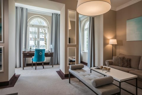 Living room, Photo of the whole room, Seating area