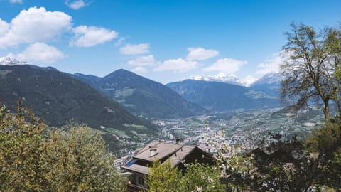 Day, Neighbourhood, Natural landscape, Mountain view