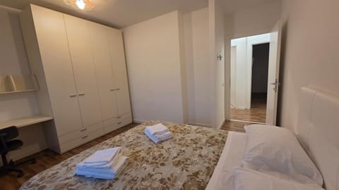 Bed, Photo of the whole room, Bedroom, towels, wardrobe