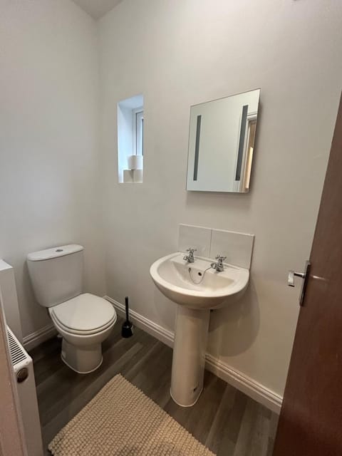 Spacious Apartment near train station with a parking space Apartment in The Royal Town of Sutton Coldfield