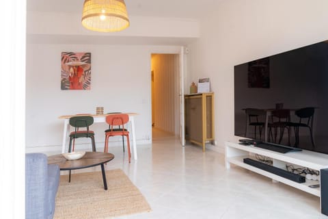 2 pièces - 4 personnes - Entièrement équipé et idéalement situé proche toutes commodités Apartment in Menton