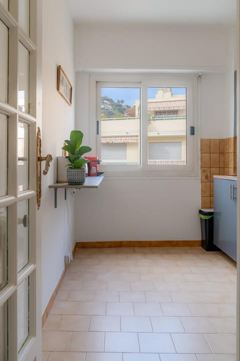 2 pièces - 4 personnes - Entièrement équipé et idéalement situé proche toutes commodités Apartment in Menton