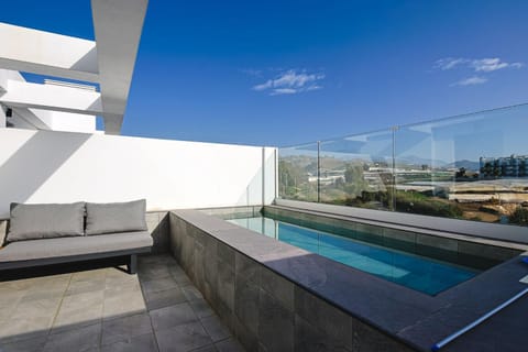 Day, Natural landscape, View (from property/room), Balcony/Terrace, Pool view, Swimming pool, Swimming pool