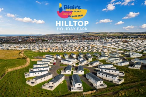 Property building, Patio, Day, Property logo or sign, Neighbourhood, Natural landscape, Bird's eye view, Hot Tub, View (from property/room), Balcony/Terrace, City view, Sea view, Location, Parking