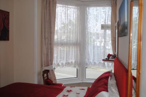 The Flintstones Guesthouse Bed and Breakfast in Weymouth