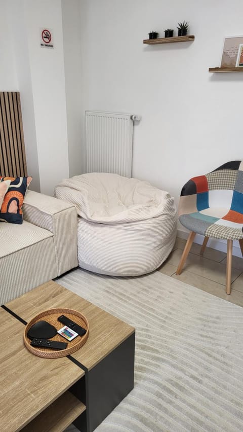 Living room, Entertainment