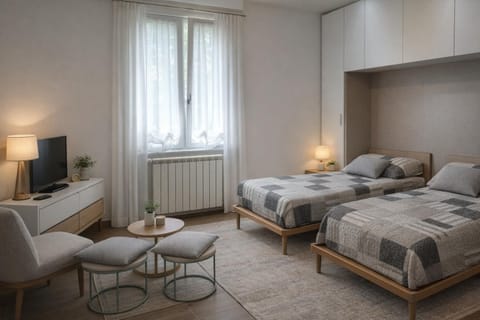 Bed, Photo of the whole room, Bedroom, internet, towels