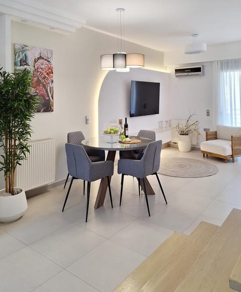 TV and multimedia, Dining area