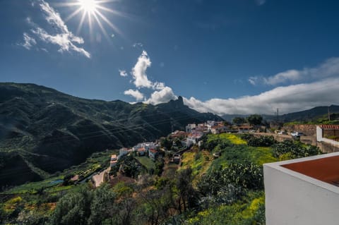 Nearby landmark, Natural landscape, Mountain view