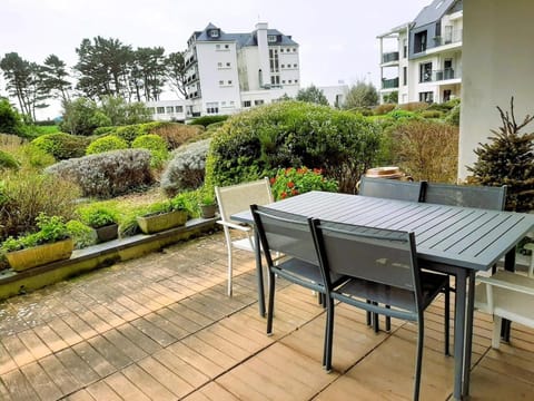 Le jardin de la Baie-face plage du Trez & thalasso Apartment in Bénodet