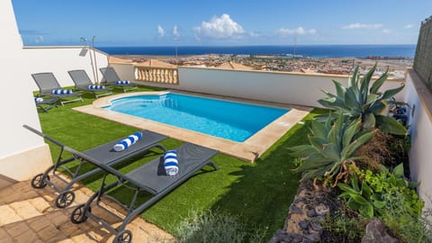 Pool view, Sea view, Swimming pool