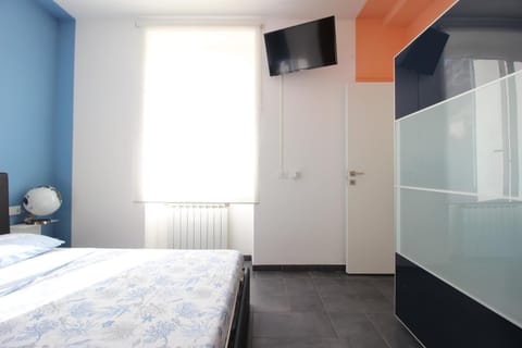 Bed, Bedroom, internet, wardrobe