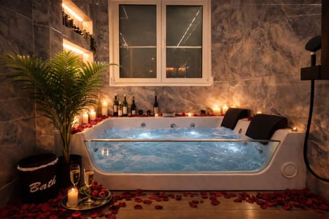 Hot Tub, Bath