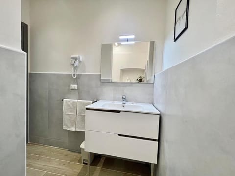 Casa S Trinita 15 min train station, visit Tuscany Apartment in Prato