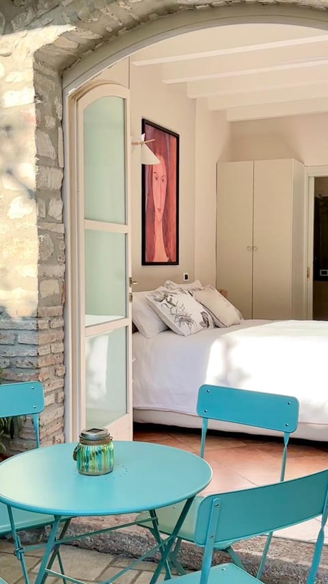 Bed, Balcony/Terrace, Photo of the whole room, Seating area, Bedroom