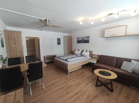 Bed, Living room, Seating area, Bedroom, wardrobe