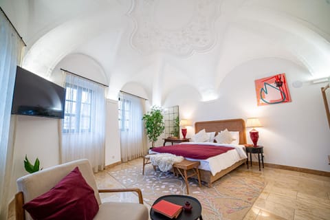 Bed, Living room, Bedroom