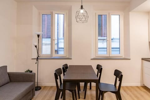 Charming & Modern Apartment near Santo Spirito Apartment in Florence