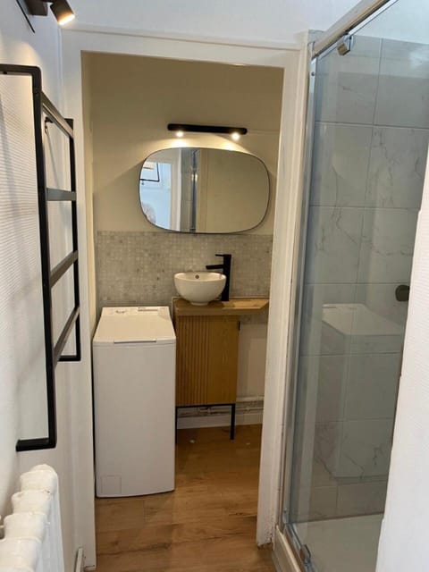 Geneva Modern Motel Apartment in Canton of Geneva