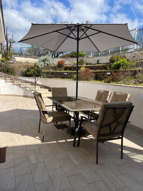 Patio, Day, Balcony/Terrace, Dining area